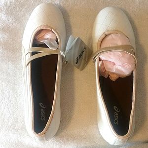 Shoes Asics champagne color not gold